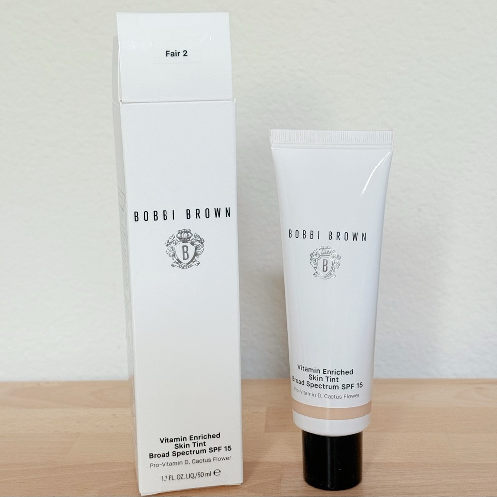 Bobbi Brown Hydrating Skin Tint SPF 15 in Color Fair 2
